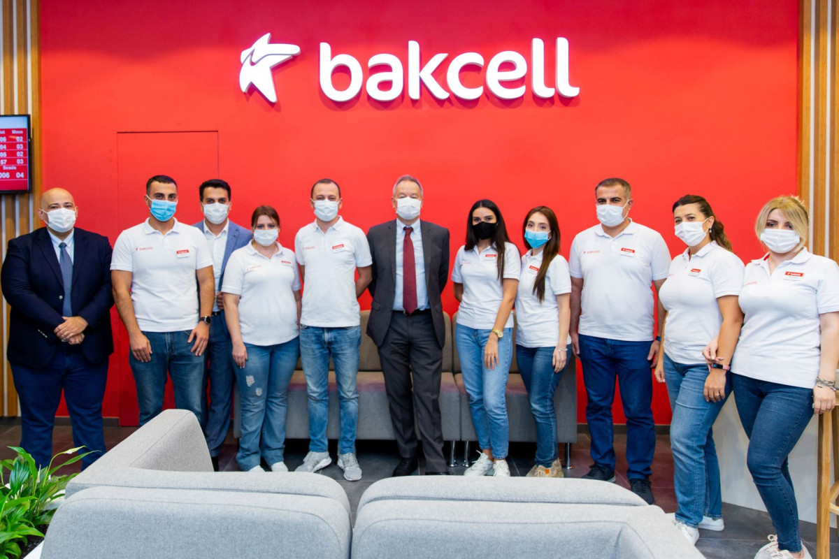 Компания Bakcell представила обновленный концептуальный магазин в центре Баку-ФОТО -ВИДЕО