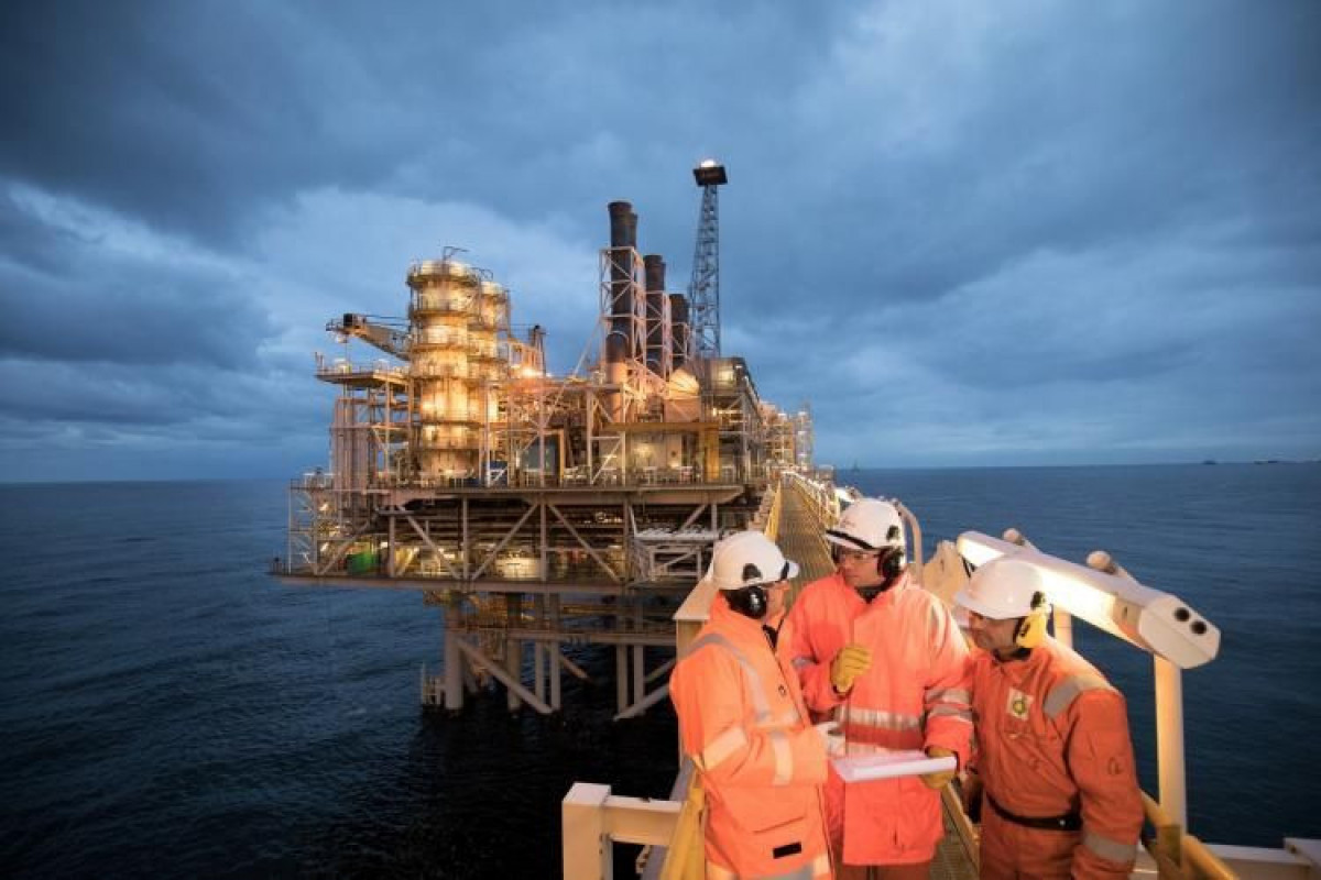 Азербайджанская нефть незначительно подешевела